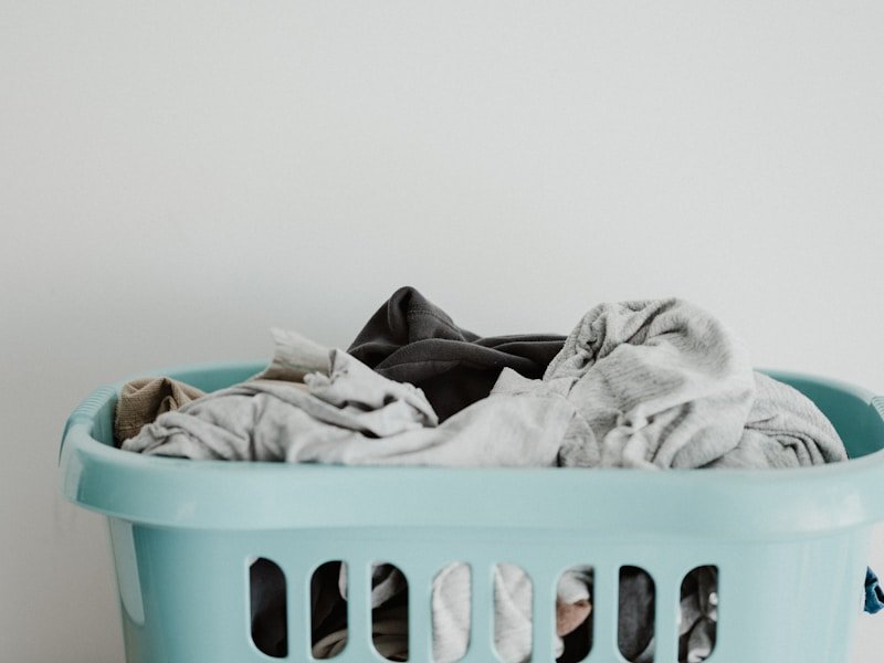 Panier de linge préparé pour lavage au kilo